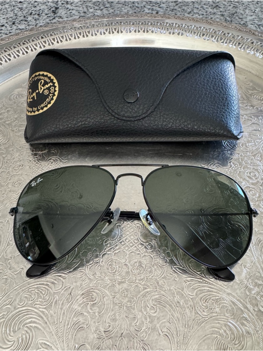 Ray-Ban Aviator Sunglasses in Black